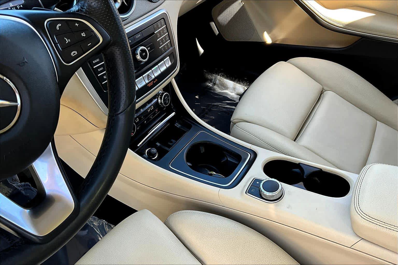 Used 2018 Mercedes-Benz GLA 250 image 16