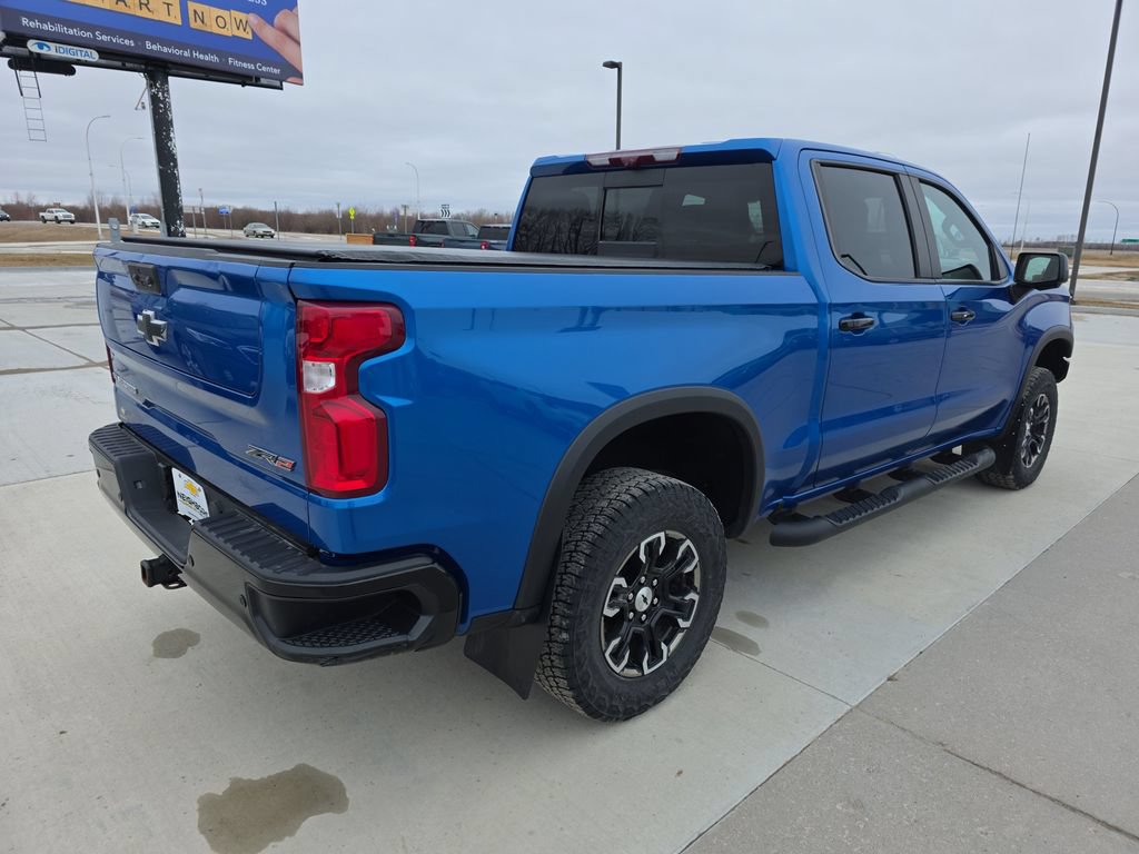 Used 2022 Chevrolet Silverado 1500 ZR2 w/ Technology Package AWD/4WD image 5