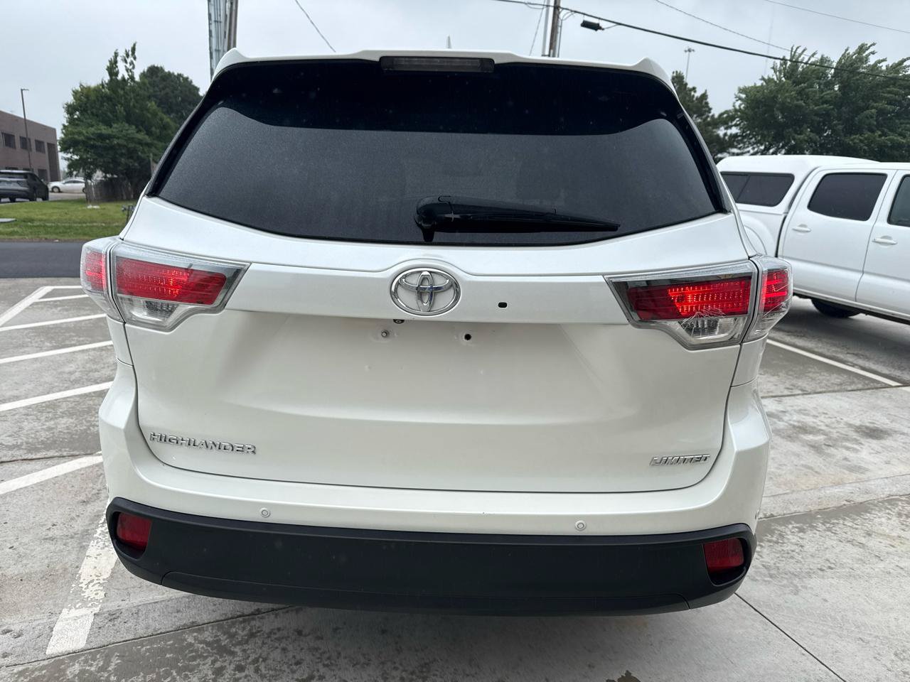 Used 2014 Toyota Highlander Limited Platinum AWD/4WD image 13