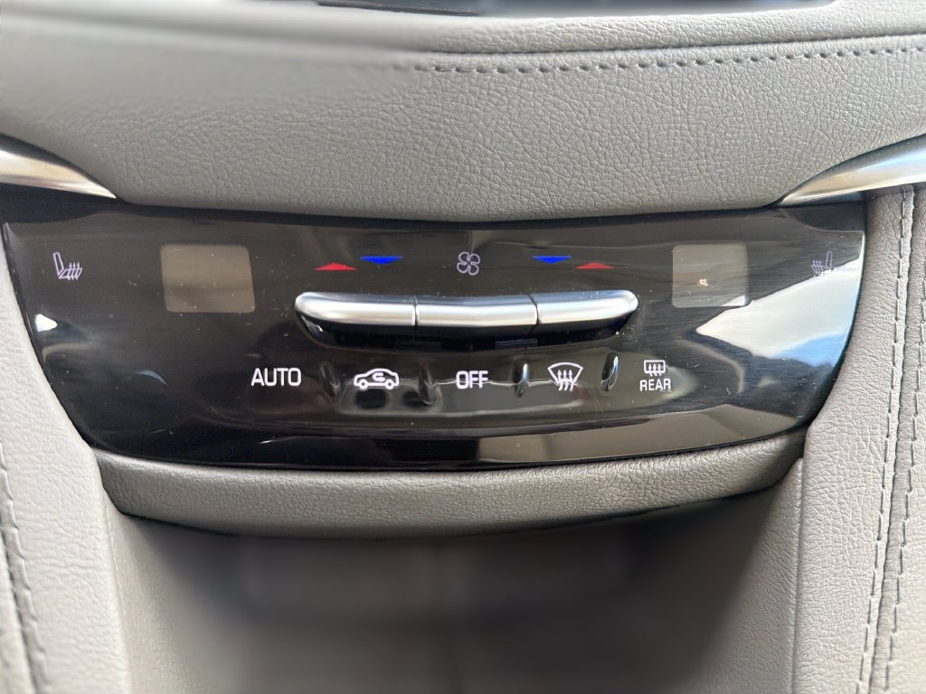 Used 2024 Cadillac XT5 Premium Luxury w/ Technology Package AWD/4WD image 17