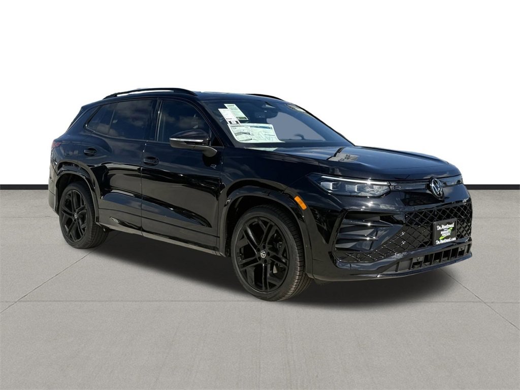 New 2026 Volkswagen Tiguan SE R-Line image 3