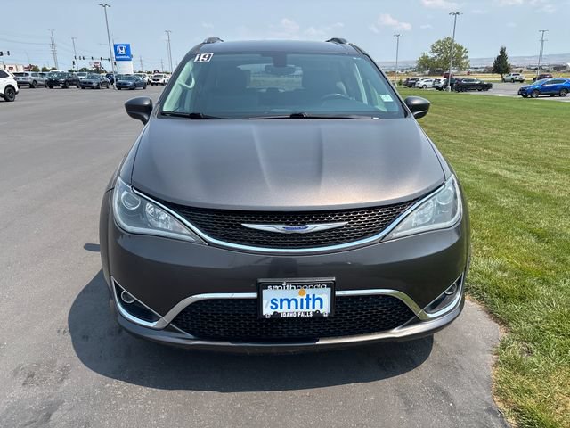 Used 2019 Chrysler Pacifica Touring-L FWD image 9