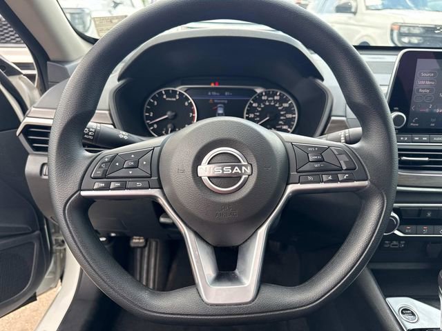 Used 2025 Nissan Altima 2.5 SV image 30