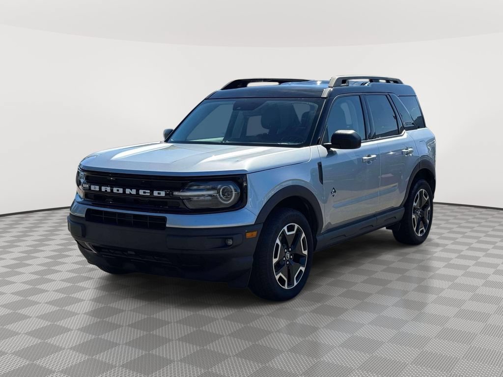 Used 2023 Ford Bronco Sport Outer Banks AWD/4WD image 3