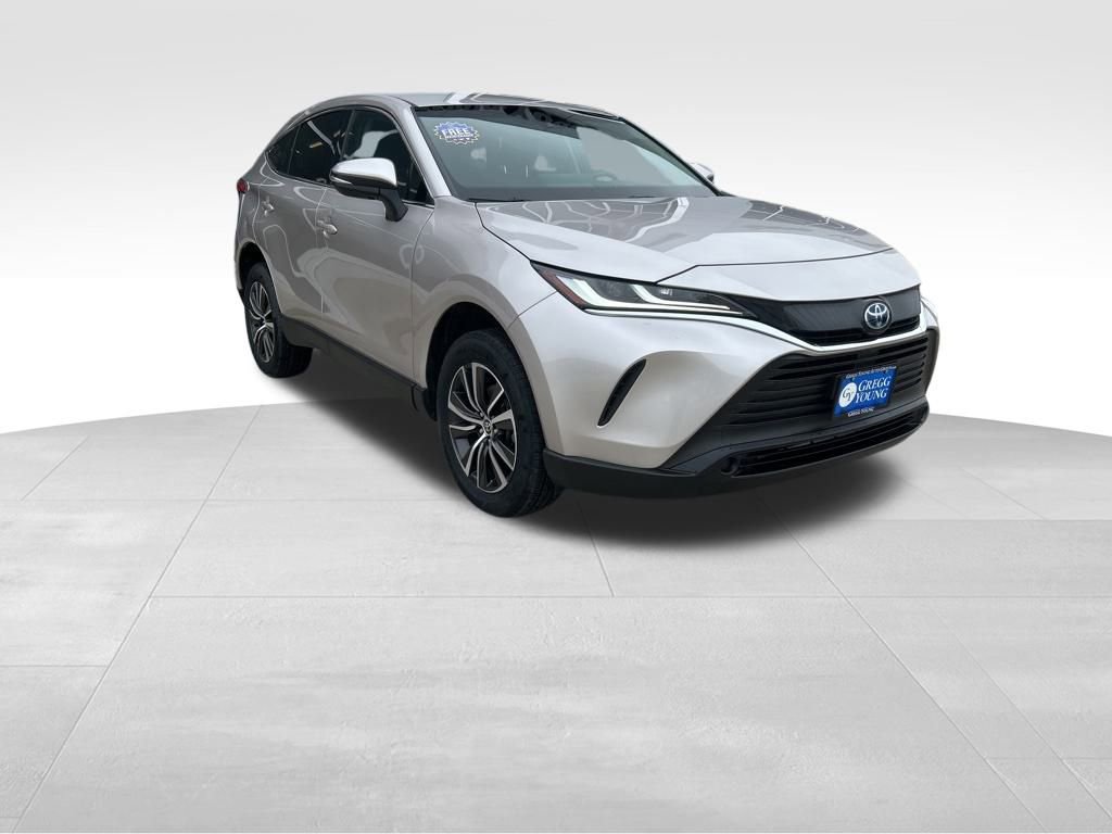 Used 2024 Toyota Venza LE image 11