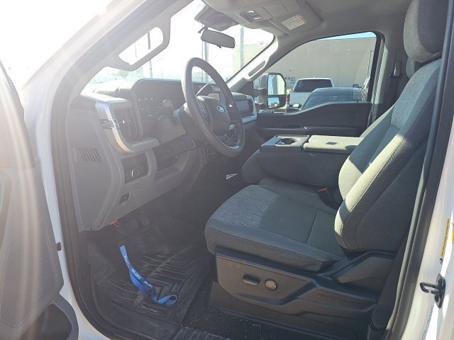 Used 2025 Ford F250 XLT AWD/4WD image 3