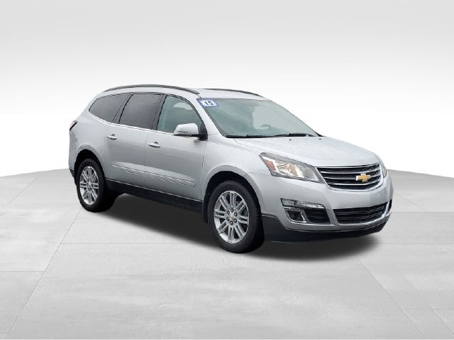 Used 2015 Chevrolet Traverse LT w/ Style and Technology Package FWD image 2