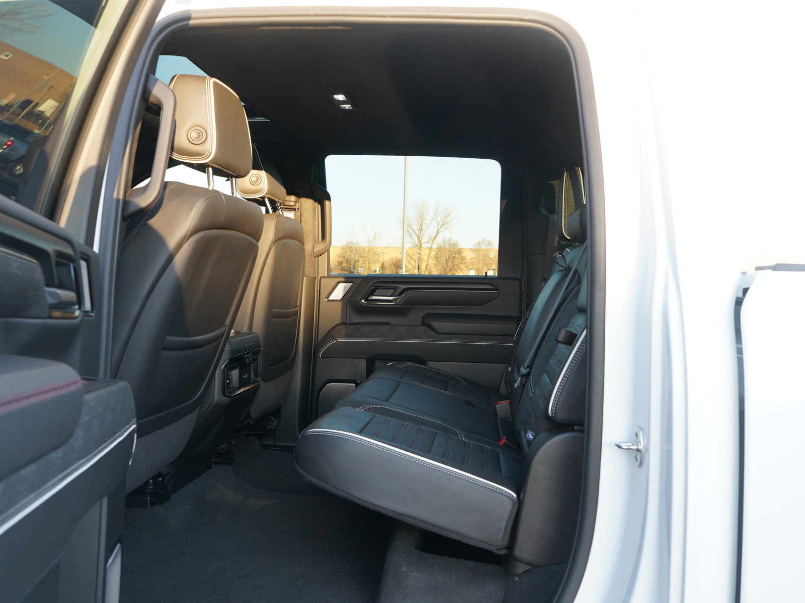 Used 2025 GMC Sierra 2500 AT4X image 19