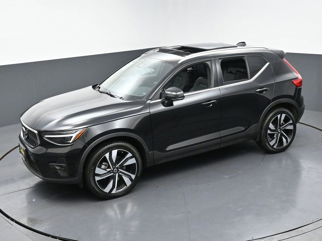 Used 2024 Volvo XC40 B5 Ultimate w/ Protection Package Premier AWD/4WD image 44