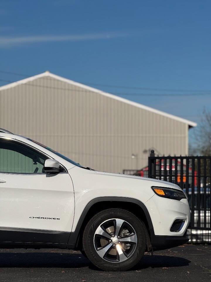 Used 2019 Jeep Cherokee Limited w/ Luxury Group image 15