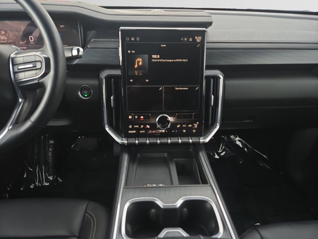 Used 2024 GMC Acadia Elevation image 12