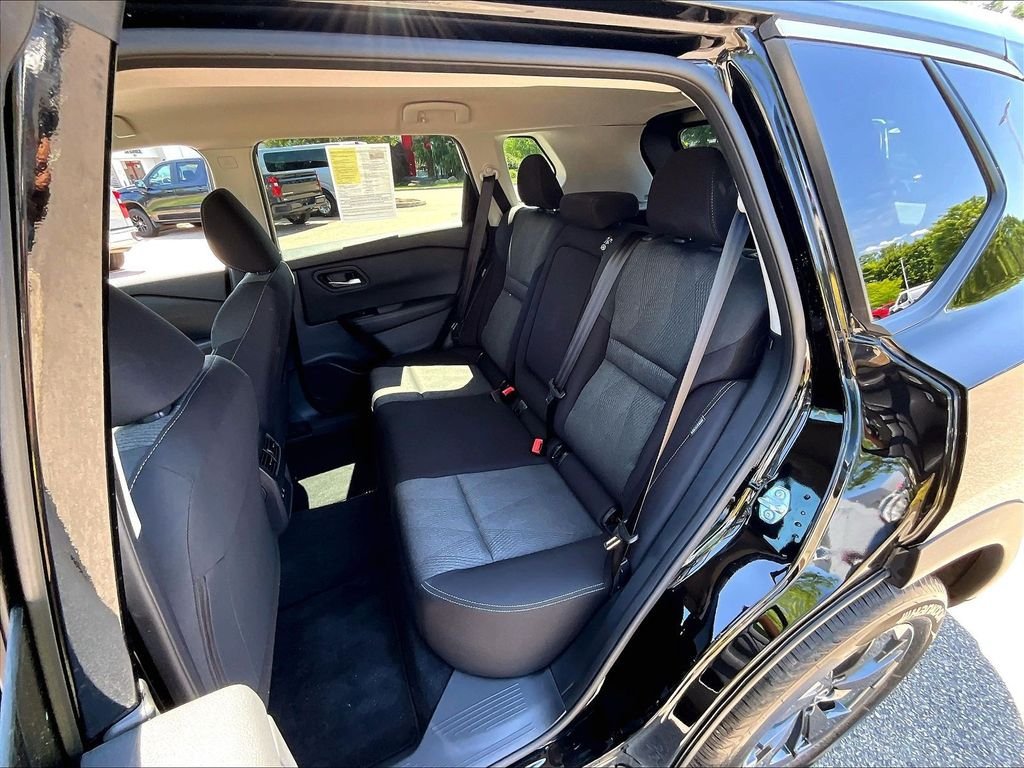 Certified 2026 Nissan Rogue SV AWD/4WD image 15