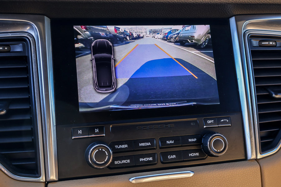 Used 2018 Porsche Macan AWD/4WD image 5