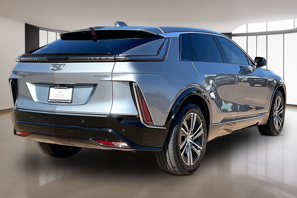 Used 2024 Cadillac Lyriq Luxury AWD/4WD image 2