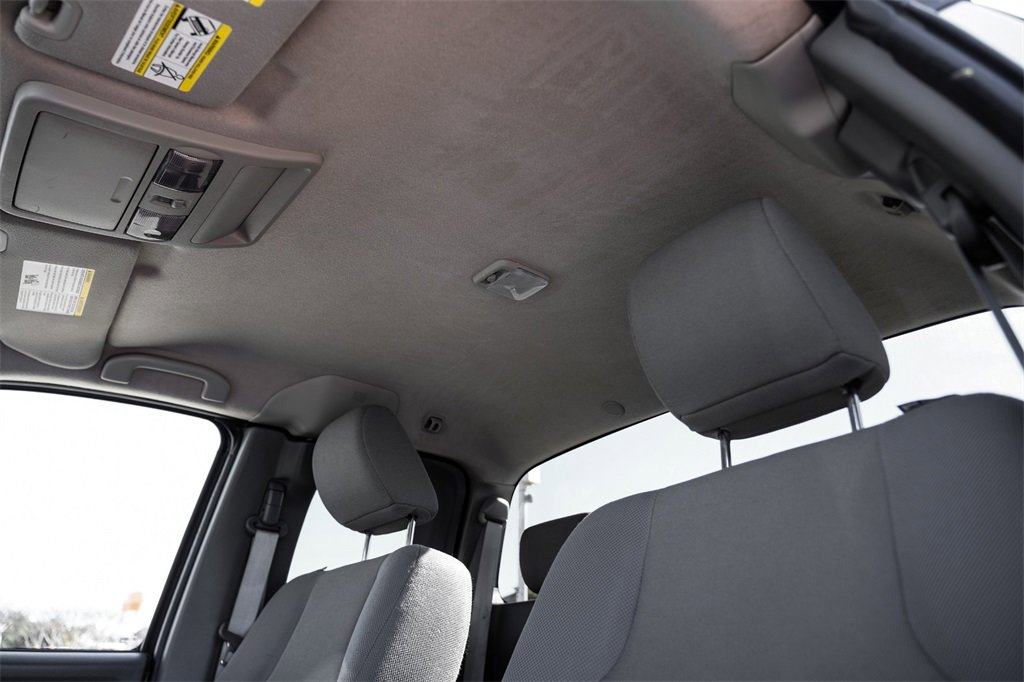 Used 2019 Nissan Frontier S image 27