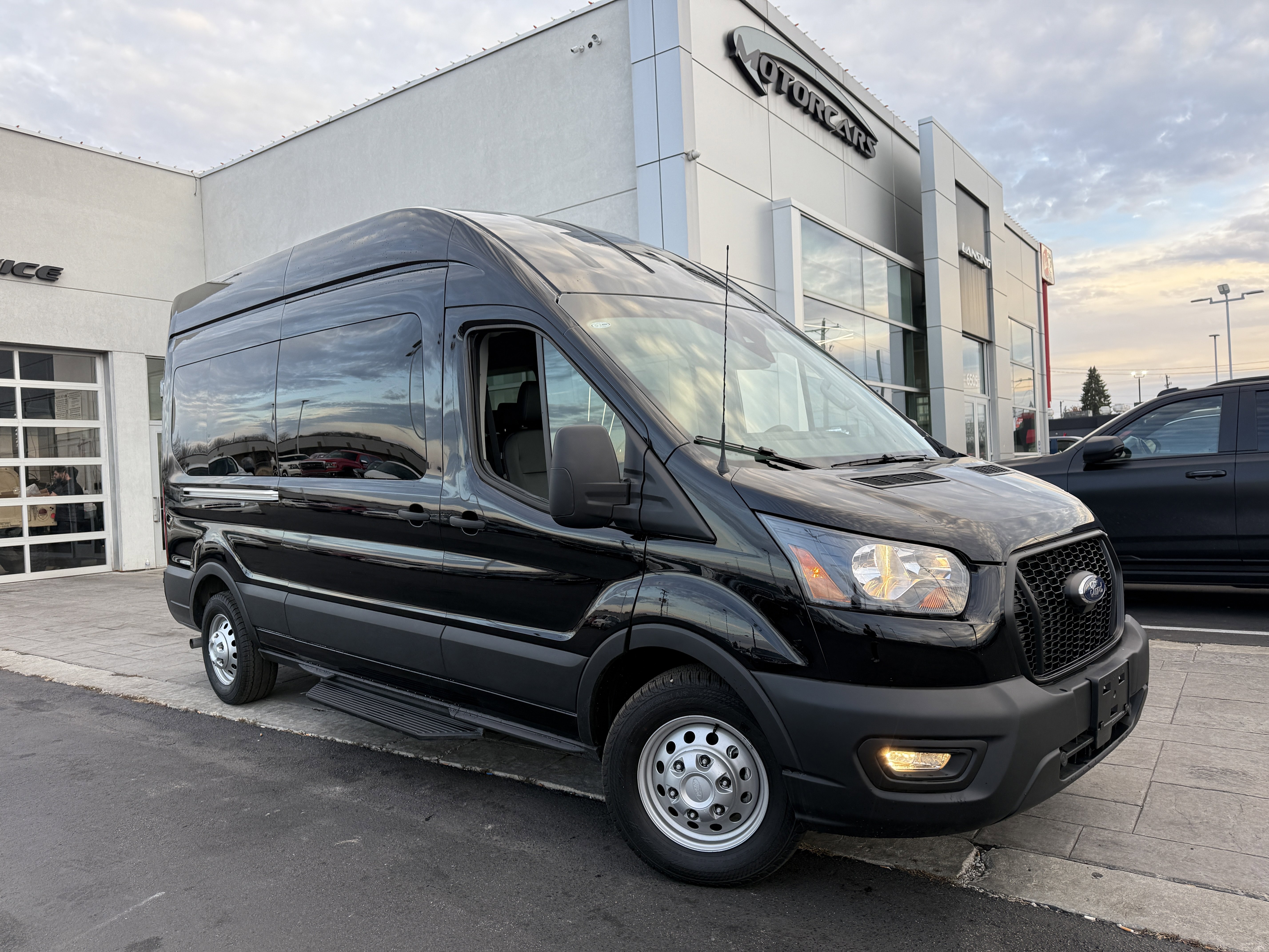 Used 2024 Ford Transit 350 XL image 9