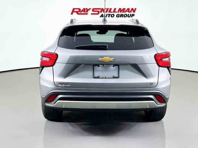 Used 2025 Chevrolet Trax LT image 6
