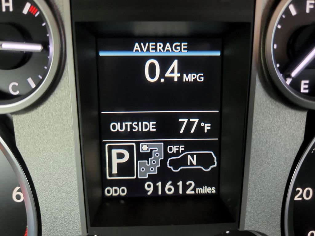 Used 2014 Lexus LX 570 4WD w/ Luxury Package image 30