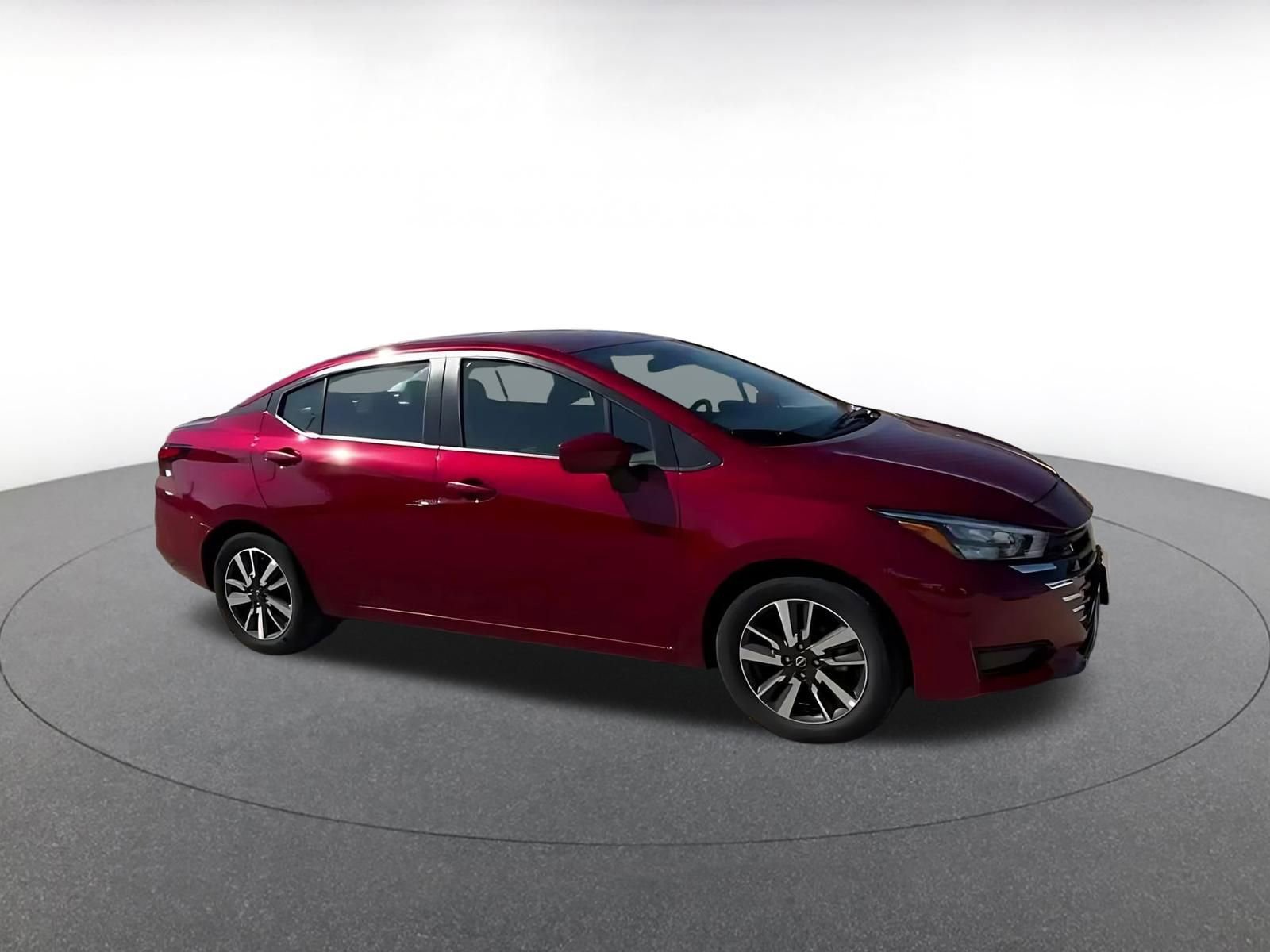 Used 2025 Nissan Versa SV FWD image 2