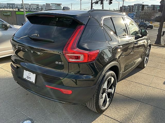 Certified 2025 Volvo XC40 B5 Plus image 6