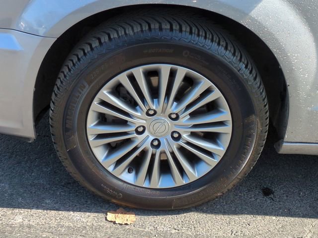 Used 2014 Chrysler Town & Country Touring-L w/ Driver Convenience Group image 32