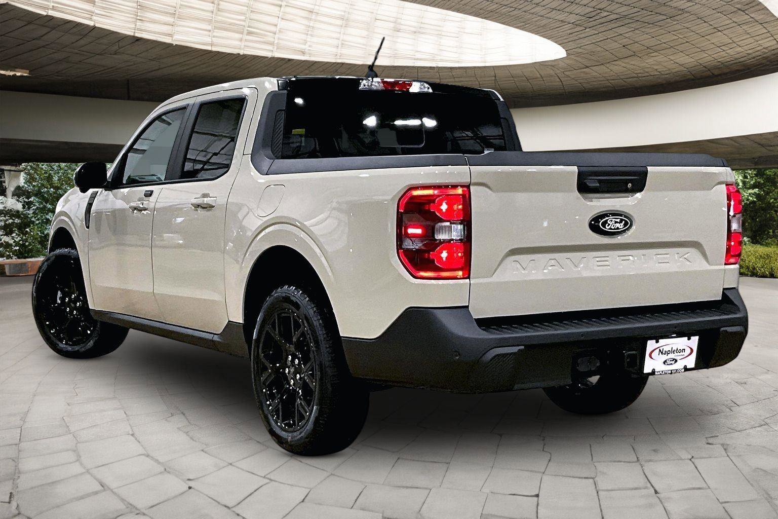 New 2025 Ford Maverick Lariat w/ Black Appearance Package AWD/4WD image 3