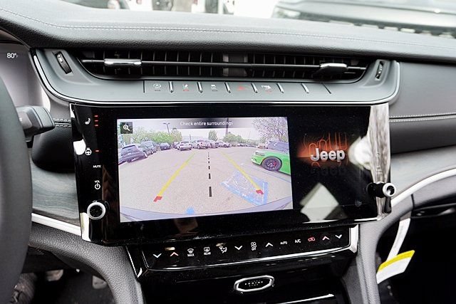 New 2026 Jeep Grand Cherokee Limited AWD/4WD image 32