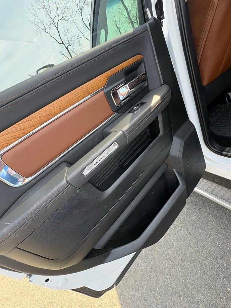 Used 2015 RAM 3500 Laramie Longhorn image 17