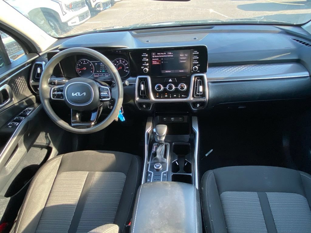 Certified 2023 Kia Sorento LX FWD image 17