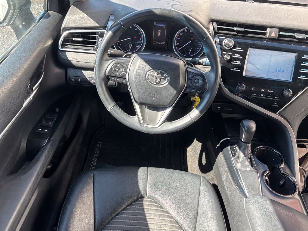 Used 2018 Toyota Camry SE w/ Moonroof Package FWD image 3