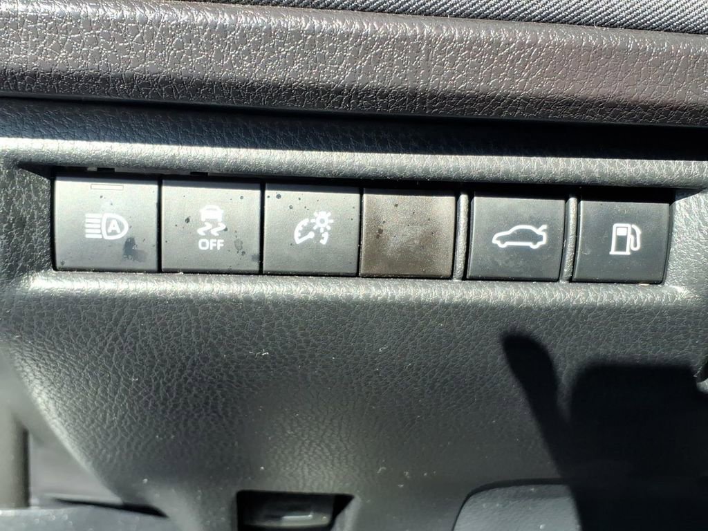 Used 2025 Toyota Camry LE image 18