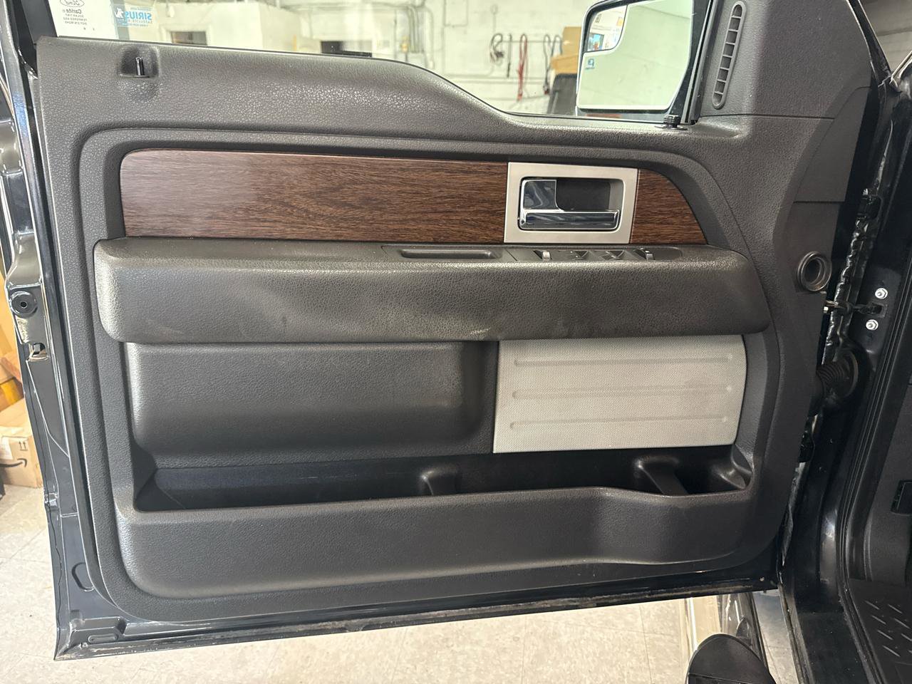 Used 2013 Ford F150 Lariat w/ Mid Equipment Group image 30