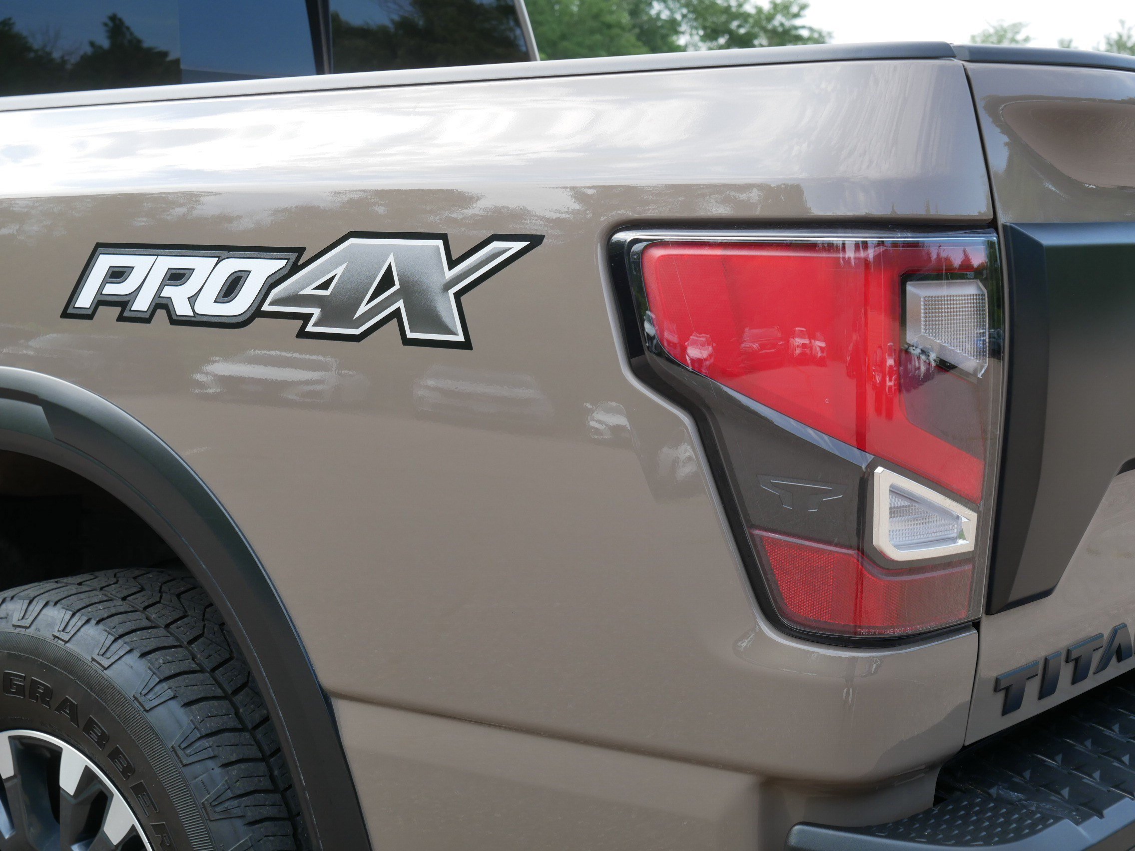 Certified 2024 Nissan Titan PRO-4X w/ Pro-4x Convenience Package AWD/4WD image 17