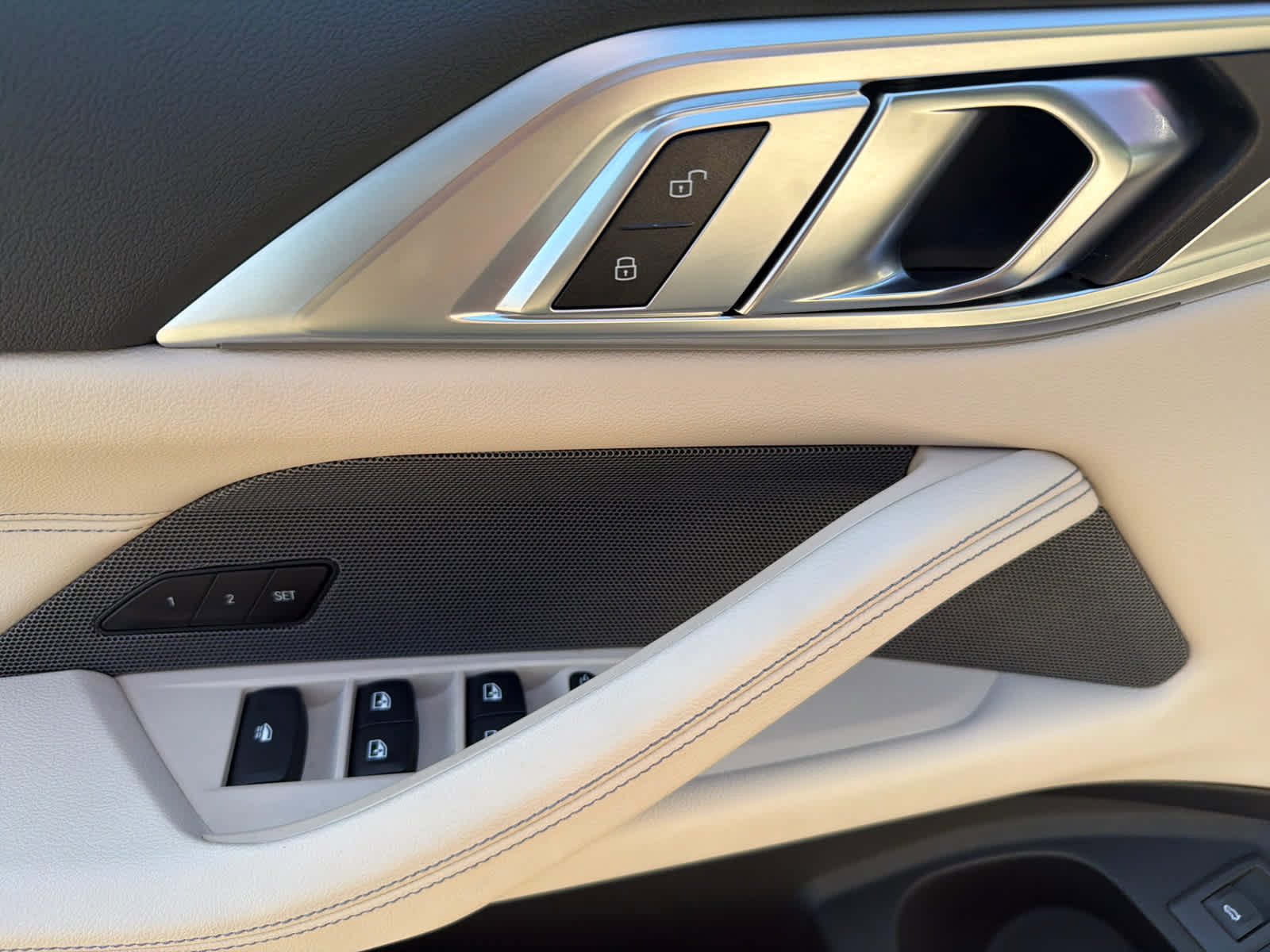 Used 2022 BMW 440i xDrive Convertible image 11