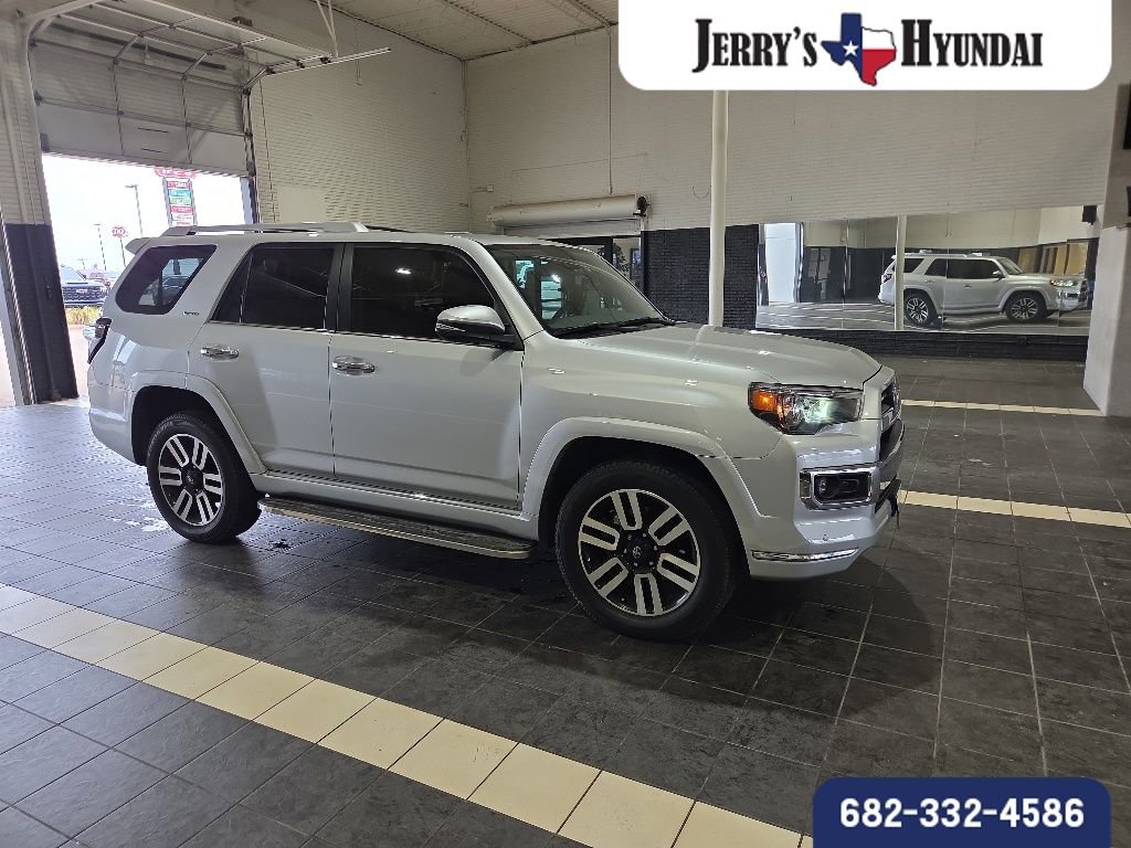 Used 2024 Toyota 4Runner Limited AWD/4WD image 2