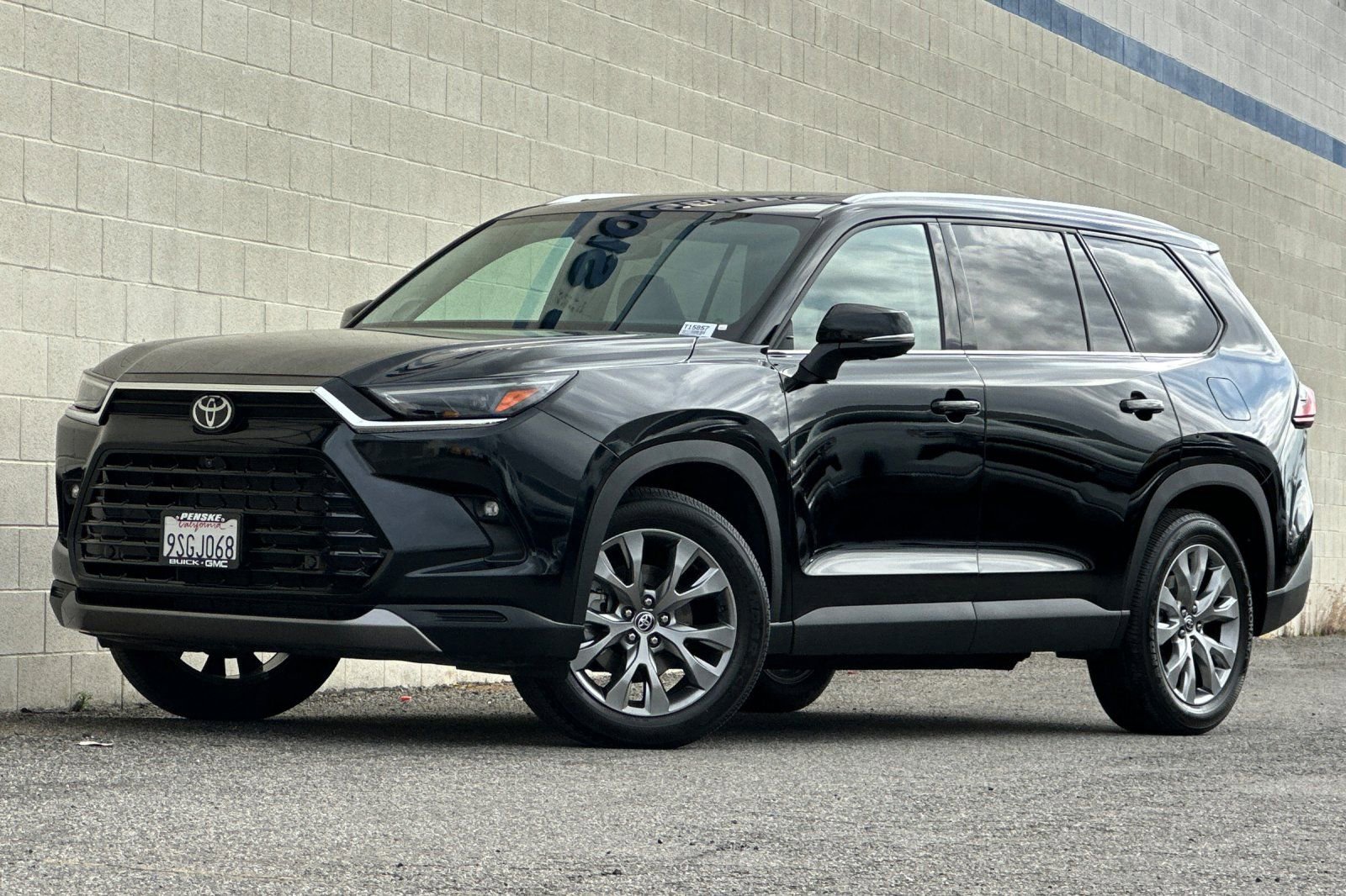 Used 2025 Toyota Grand Highlander AWD image 8