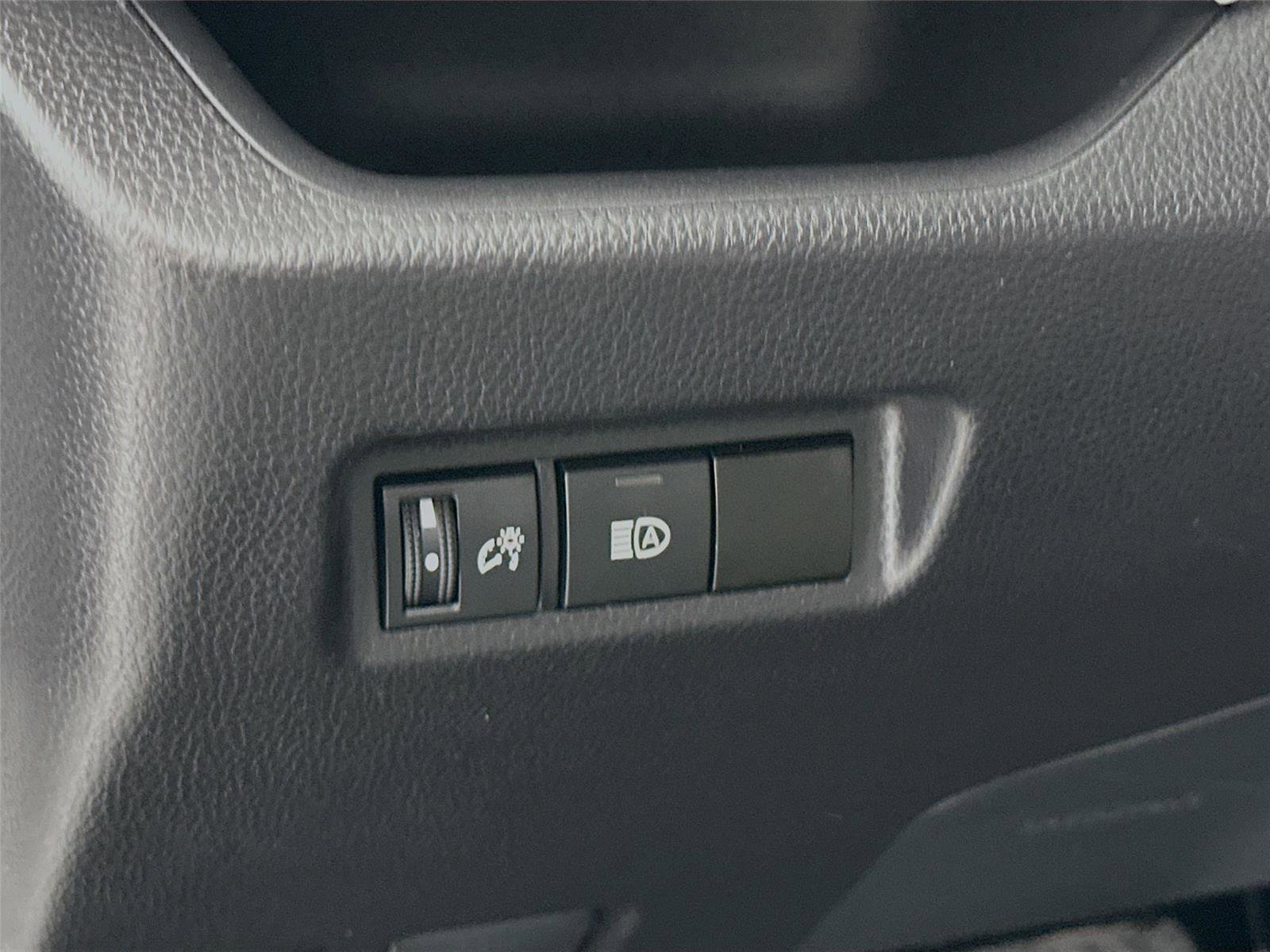Certified 2025 Toyota RAV4 XLE AWD/4WD image 14