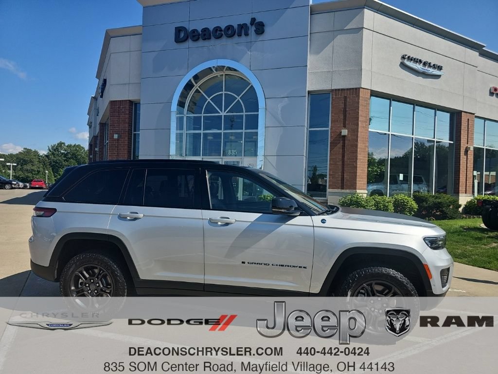 Certified 2024 Jeep Grand Cherokee Trailhawk w/ Advanced Protech Group II
