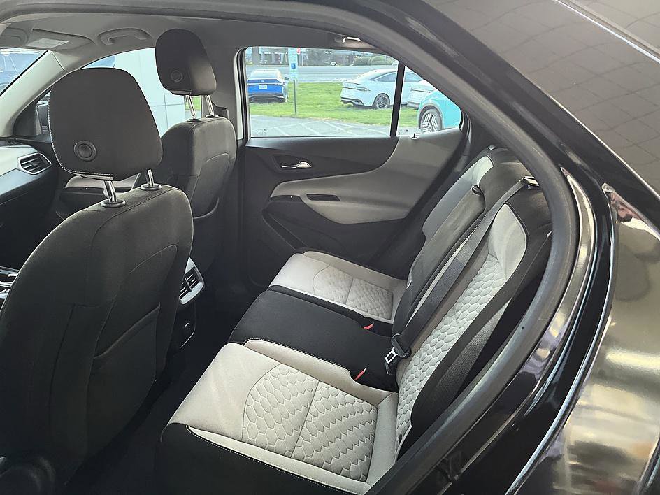 Used 2018 Chevrolet Equinox LS image 21