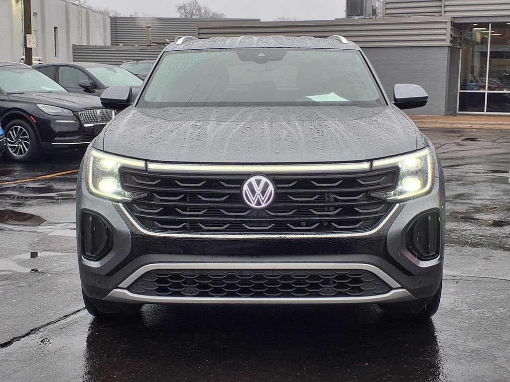 Used 2025 Volkswagen Atlas Cross Sport SE image 17