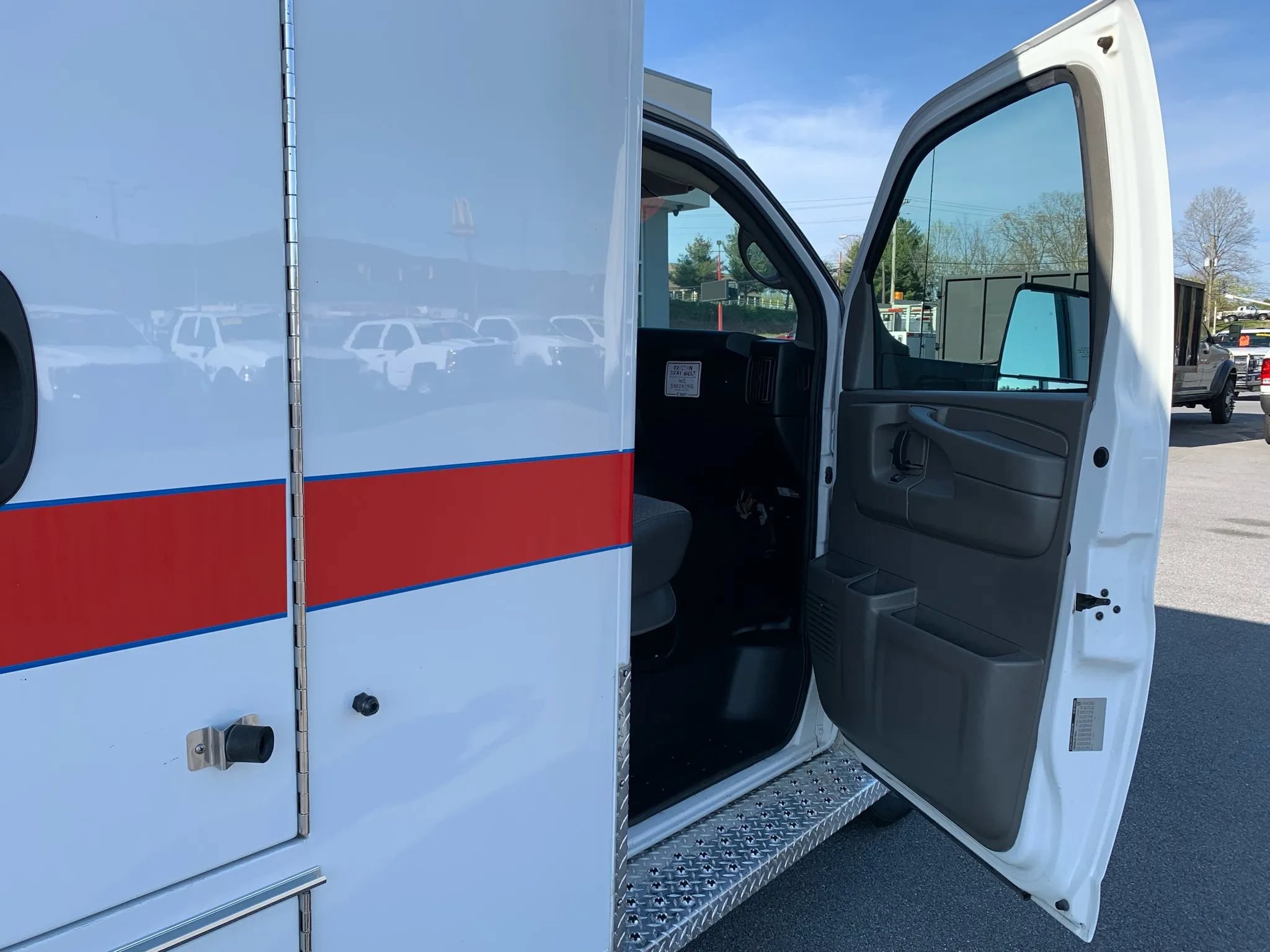 Used 2014 Chevrolet Express 4500 w/ Ambulance Package RWD image 25