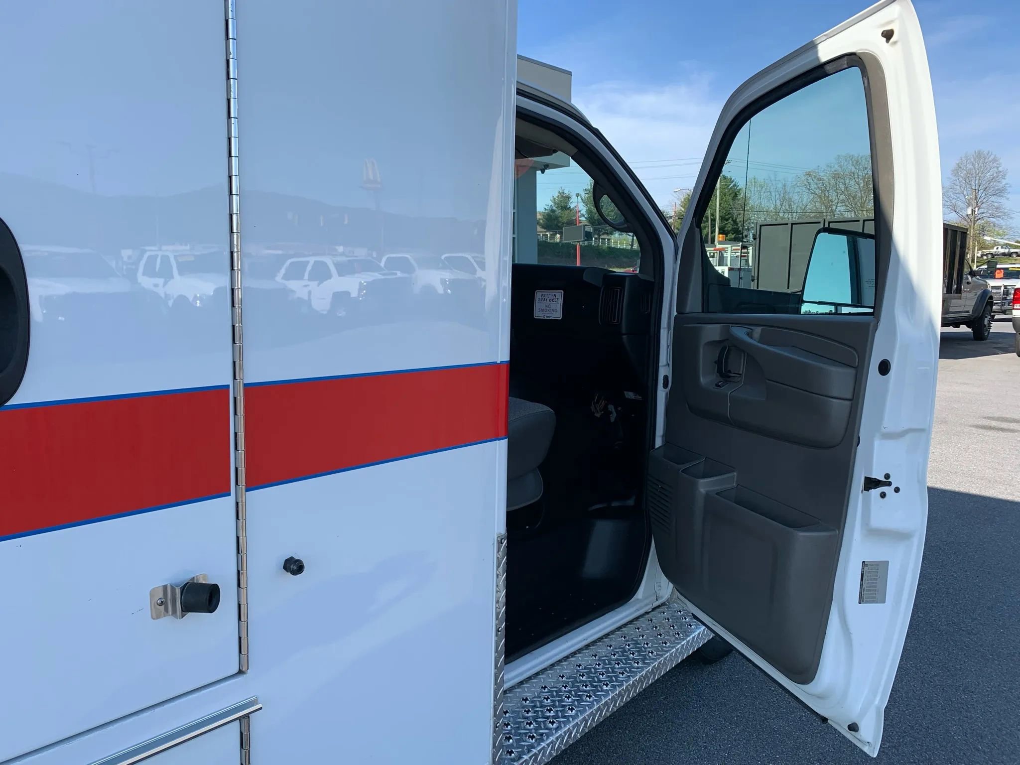 Used 2014 Chevrolet Express 4500 w/ Ambulance Package image 25