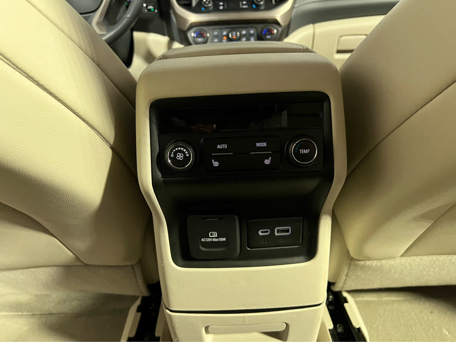 Used 2023 GMC Acadia Denali w/ Denali Ultimate Package image 10