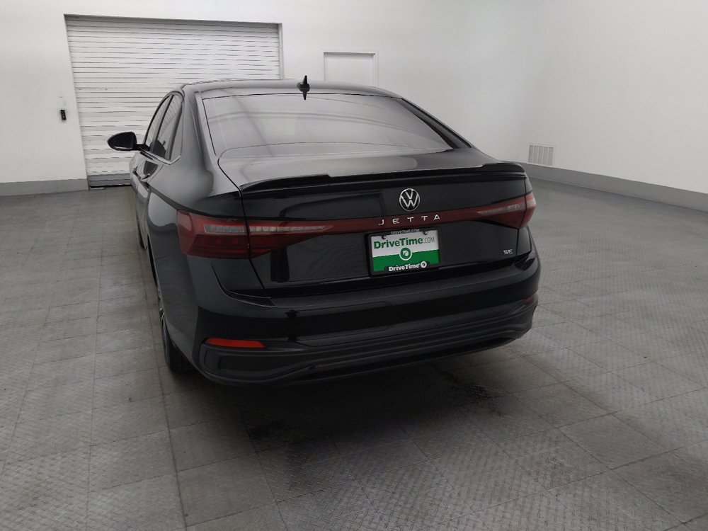 Used 2025 Volkswagen Jetta SE image 6