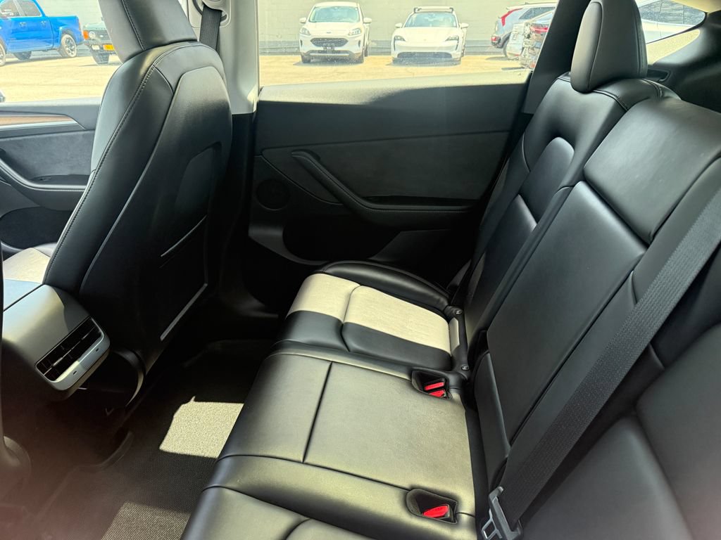 Used 2023 Tesla Model Y Long Range AWD/4WD image 21