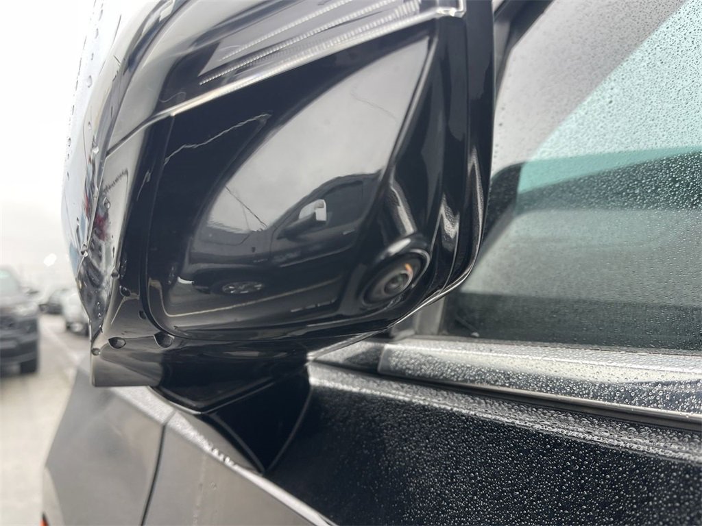 Used 2022 Chevrolet Tahoe Premier image 3