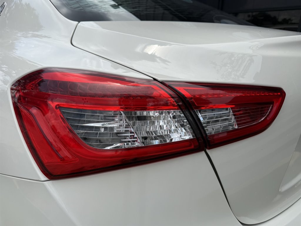 Used 2018 Maserati Ghibli GranSport RWD image 11