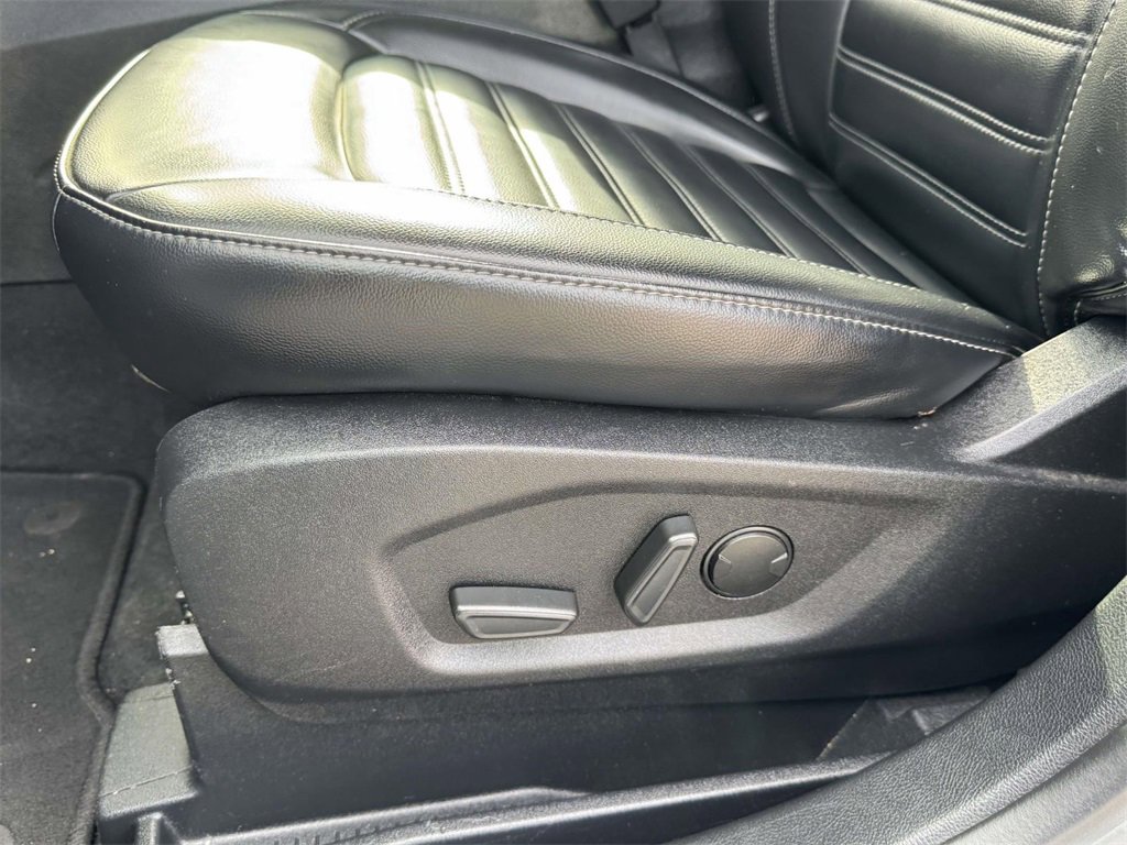 Used 2024 Ford Edge SEL image 18