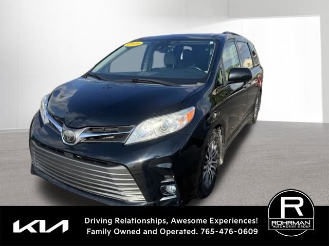 Used 2019 Toyota Sienna XLE FWD image 1