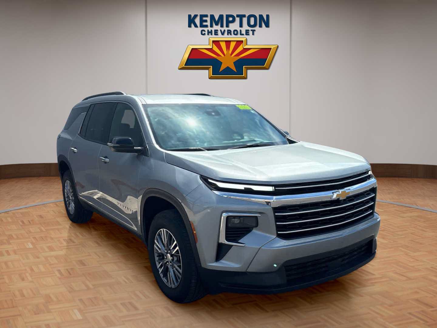 Used 2026 Chevrolet Traverse LT FWD image 8